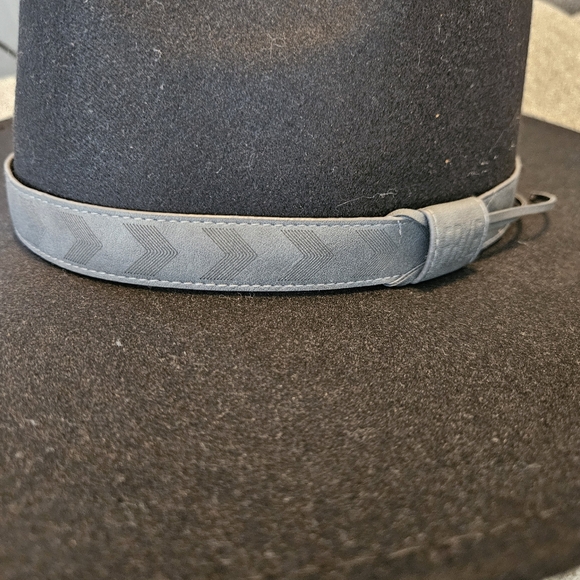 Black Felt Fedora Hat - Picture 15 of 16